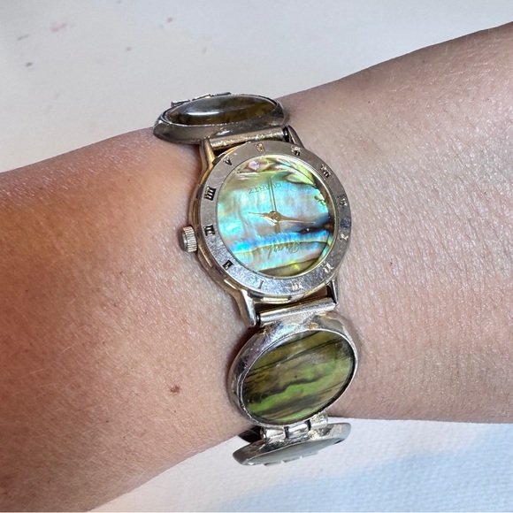 Vintage Pearl Quartz Abalone Bracelet Watch Womens - Picture 1 of 10